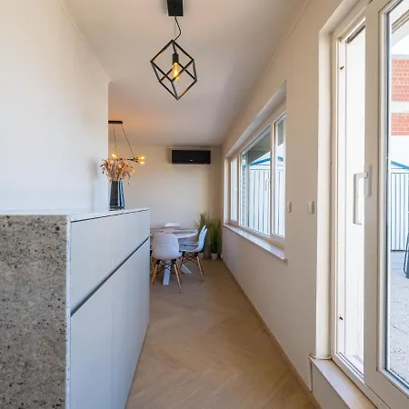 Beautiful Penthouse With Phenomenal Sea View *