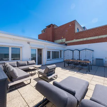 Beautiful Penthouse With Phenomenal Sea View *