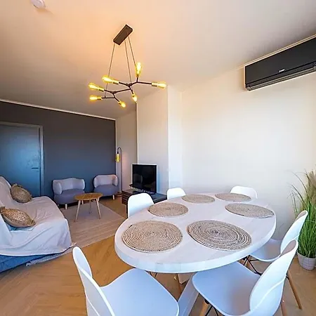 Beautiful Penthouse With Phenomenal Sea View